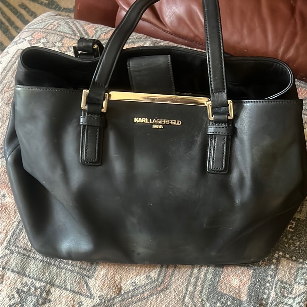 Karl Lagerfeld Large Navy Shoulderbag with Sleek Silver Detailing